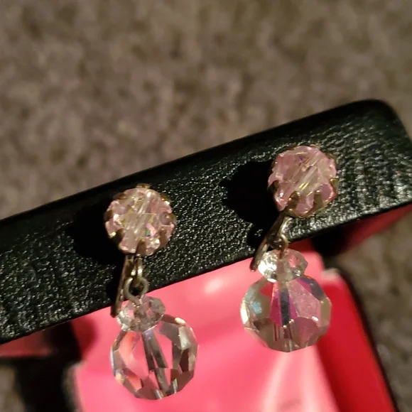 Vintage clip on earrings - Picture 4 of 7